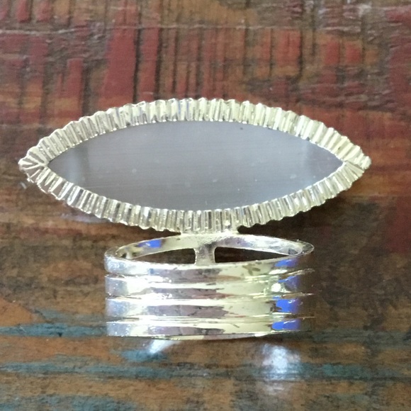 Kendra Scott Chelsea Cocktail Ring - Picture 6 of 7